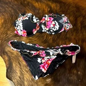NWT Victoria secret bikini